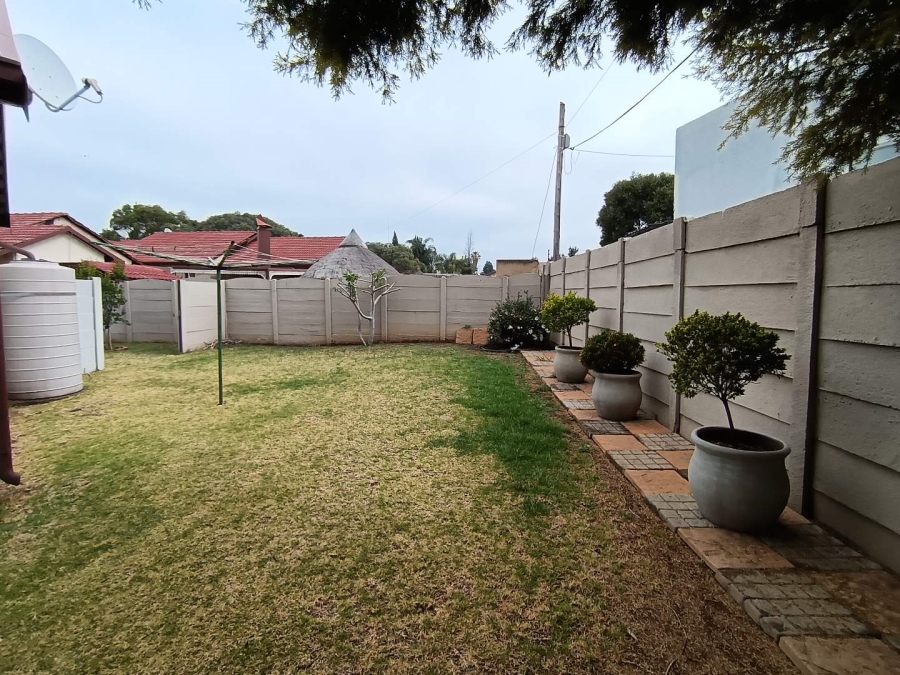 5 Bedroom Property for Sale in Brackendowns Gauteng