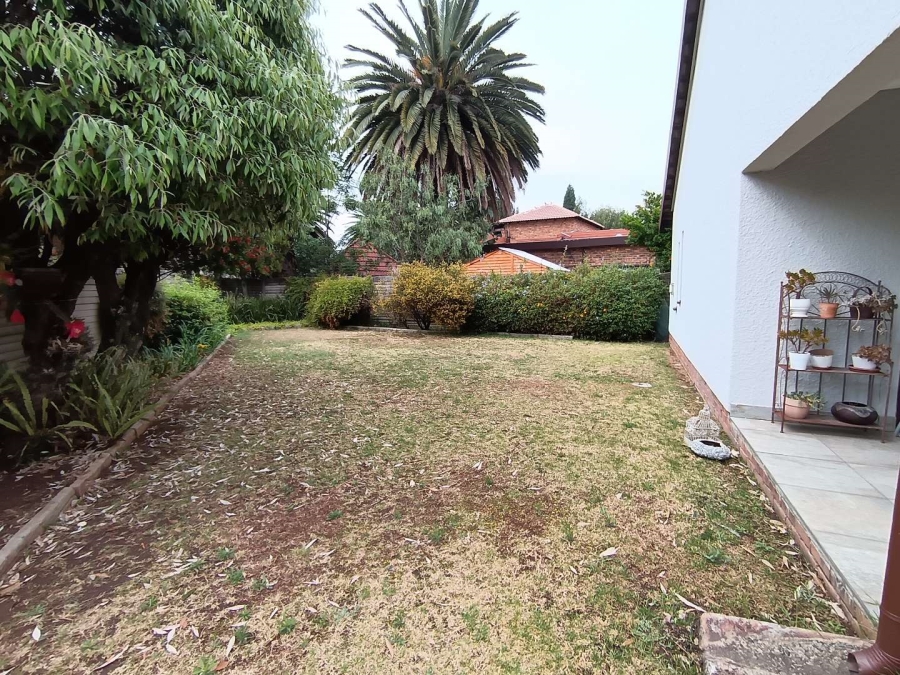 5 Bedroom Property for Sale in Brackendowns Gauteng