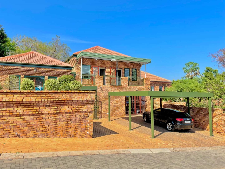 3 Bedroom Property for Sale in Faerie Glen Gauteng