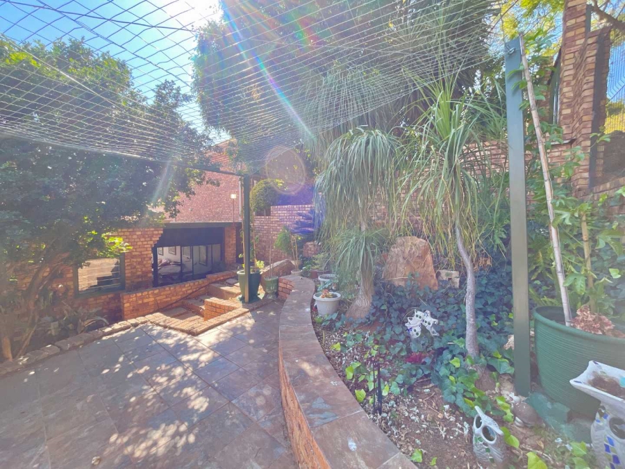 3 Bedroom Property for Sale in Faerie Glen Gauteng