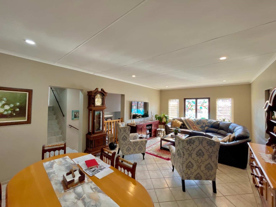 3 Bedroom Property for Sale in Faerie Glen Gauteng