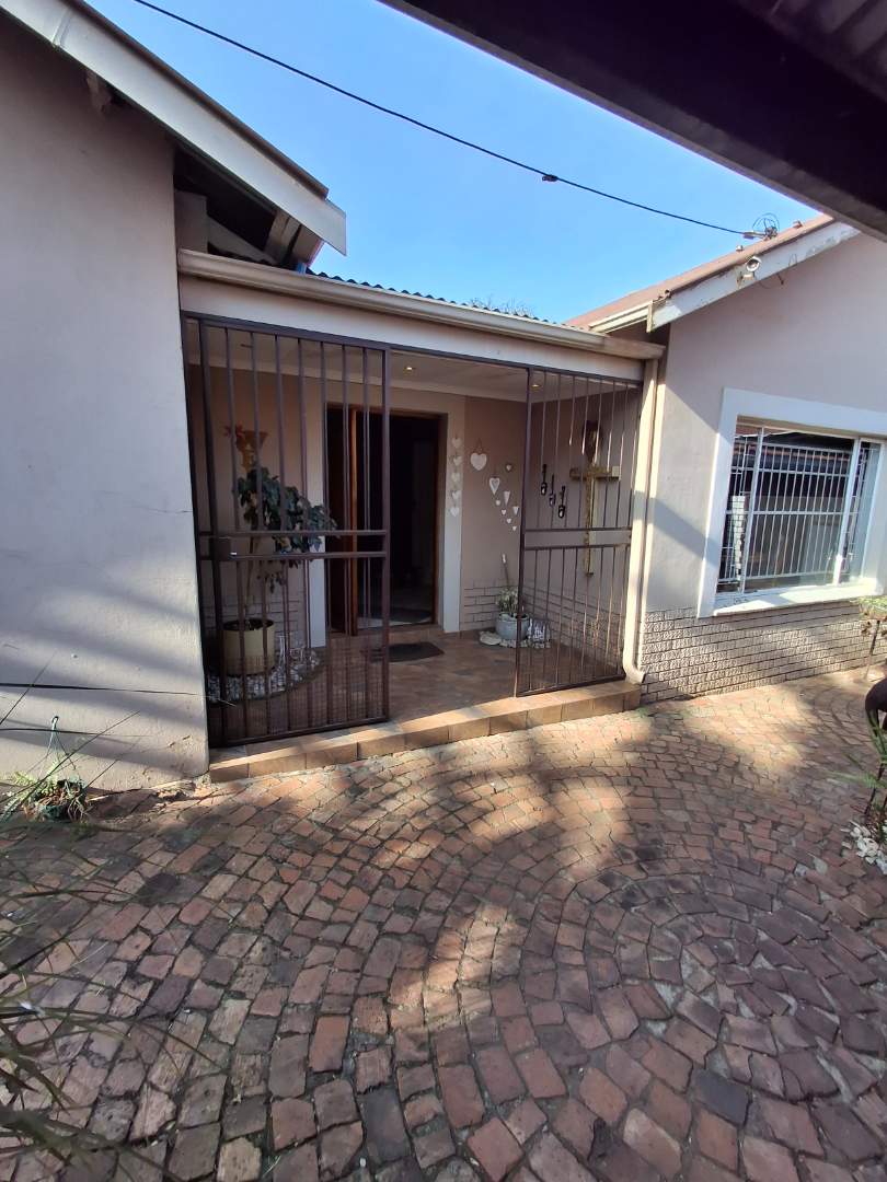 3 Bedroom Property for Sale in Valhalla Gauteng