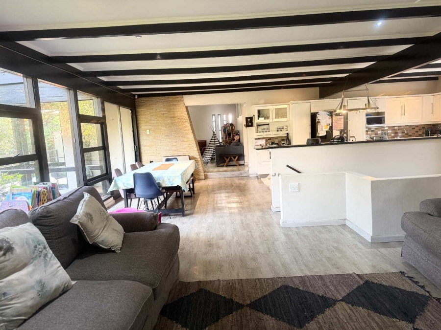 5 Bedroom Property for Sale in Valeriedene Gauteng