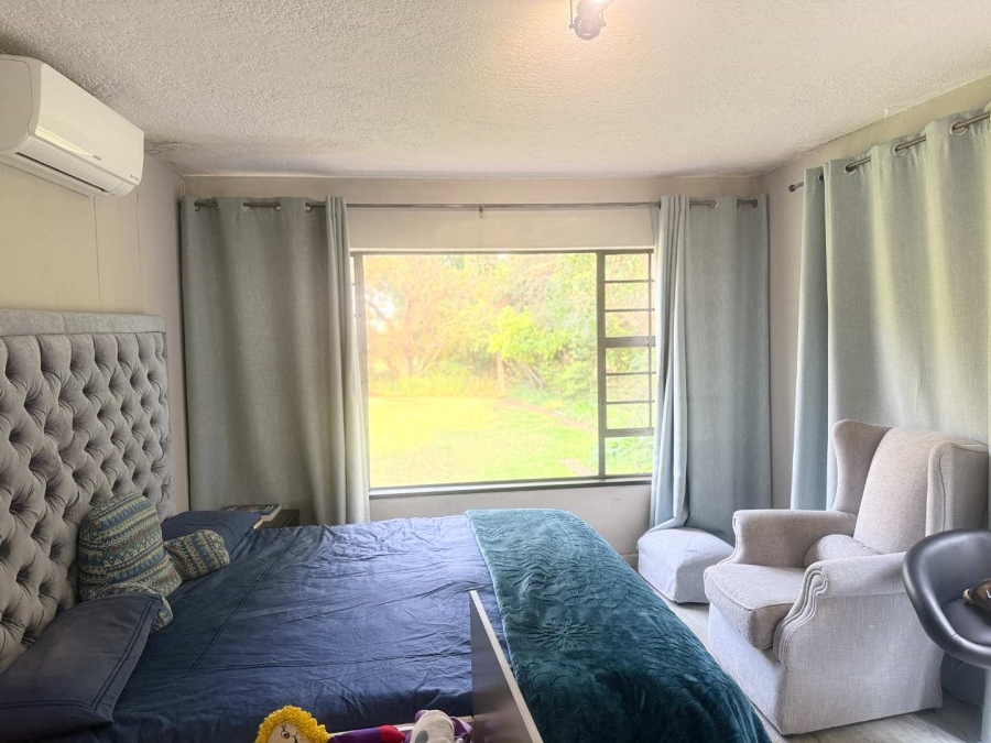 5 Bedroom Property for Sale in Valeriedene Gauteng