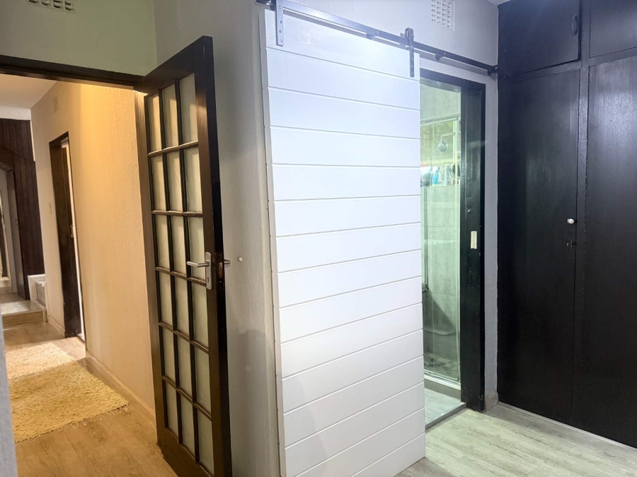 5 Bedroom Property for Sale in Valeriedene Gauteng