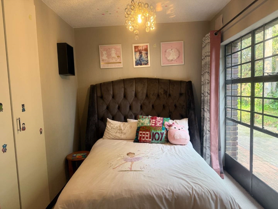 5 Bedroom Property for Sale in Valeriedene Gauteng