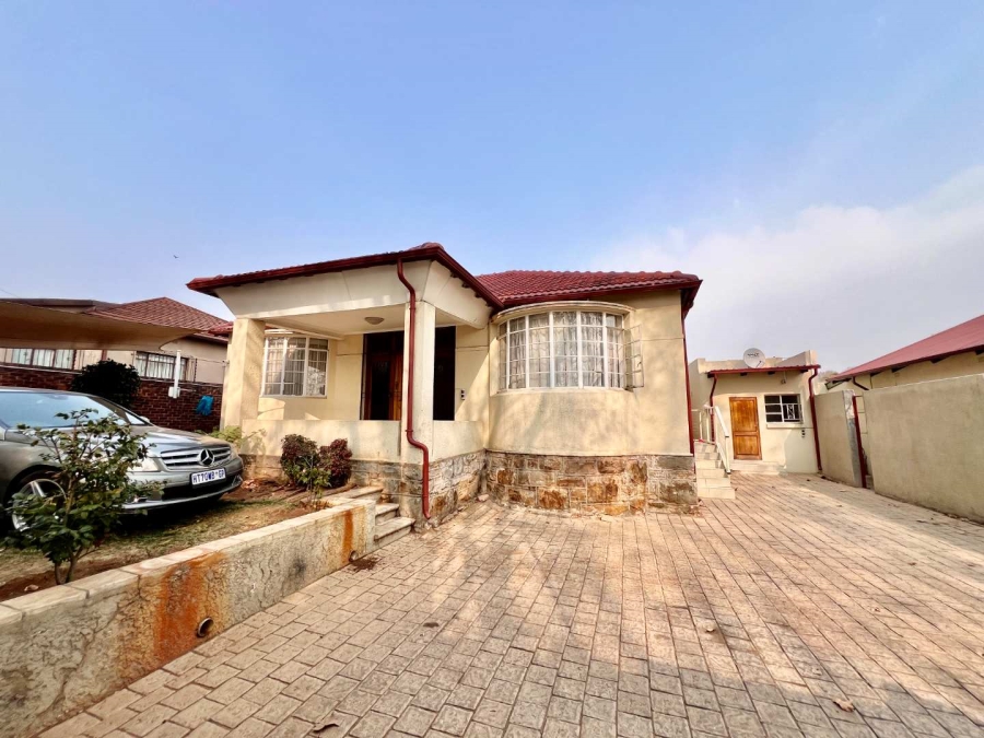 6 Bedroom Property for Sale in Kensington Gauteng