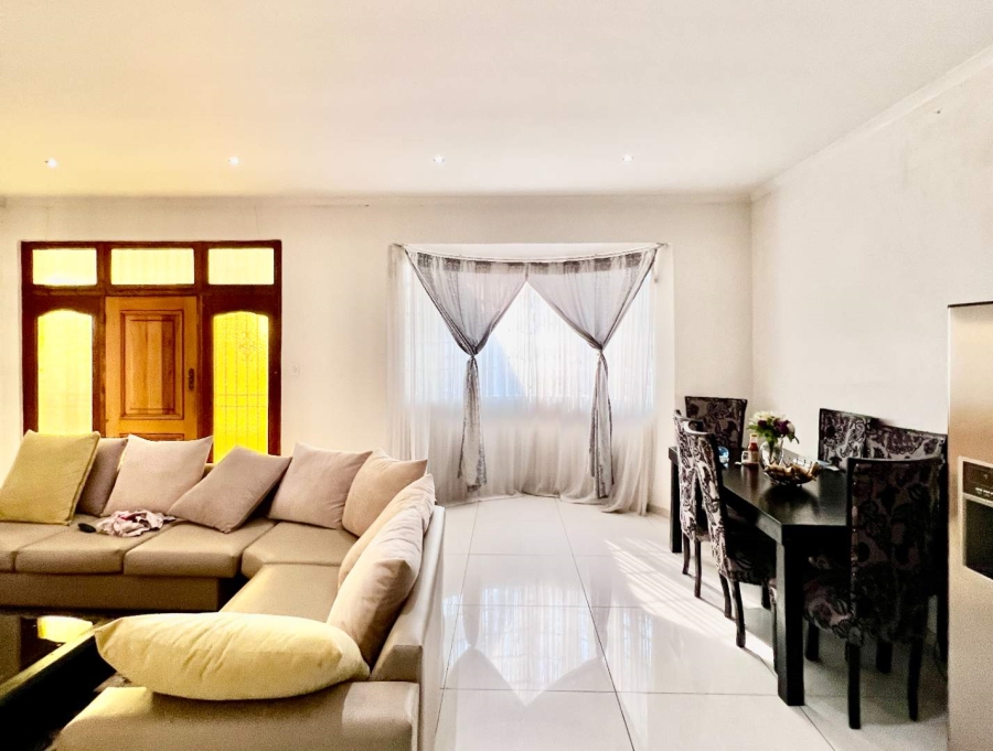 6 Bedroom Property for Sale in Kensington Gauteng