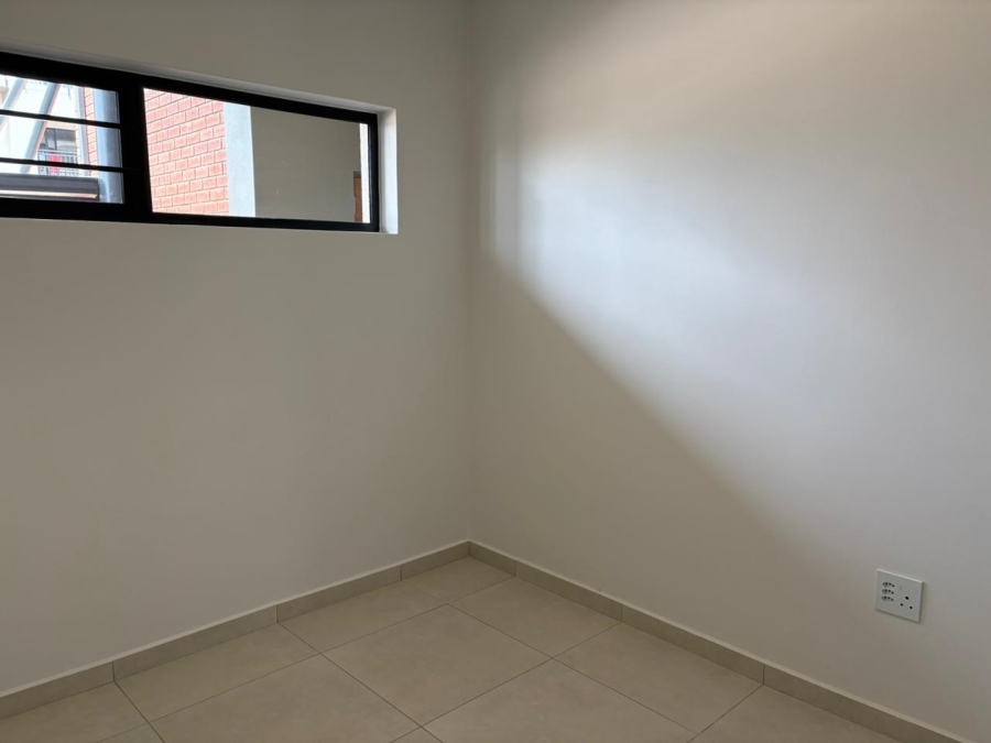 2 Bedroom Property for Sale in Wilgeheuwel Gauteng