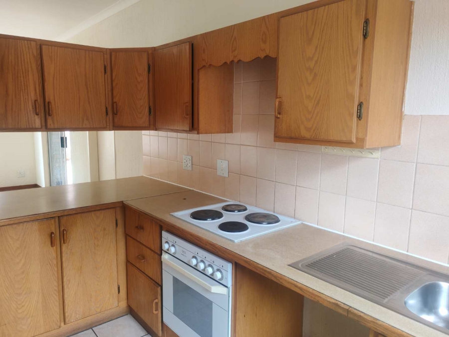 To Let 2 Bedroom Property for Rent in Die Hoewes Gauteng