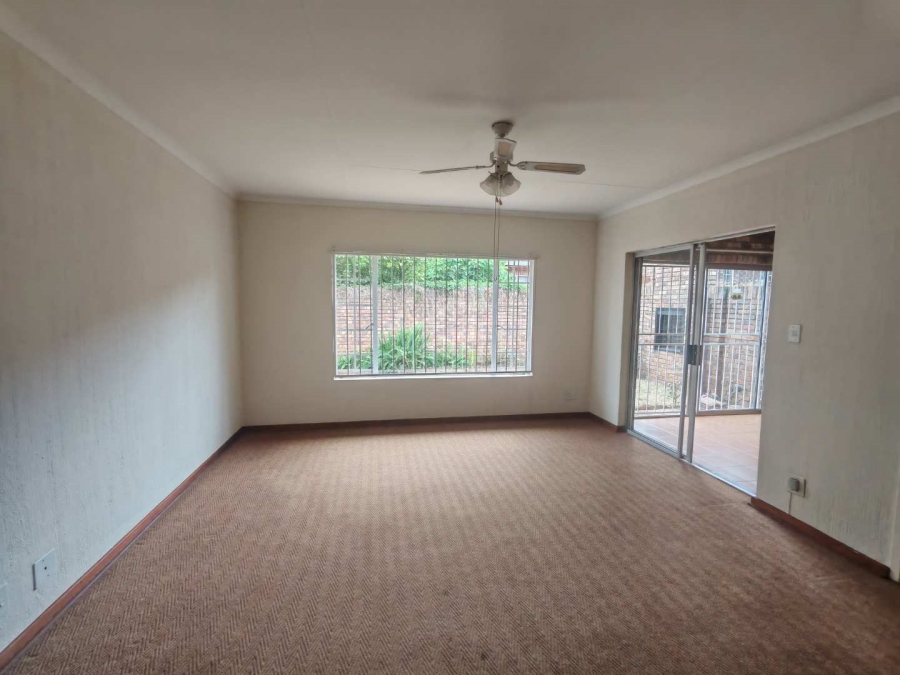 To Let 2 Bedroom Property for Rent in Die Hoewes Gauteng