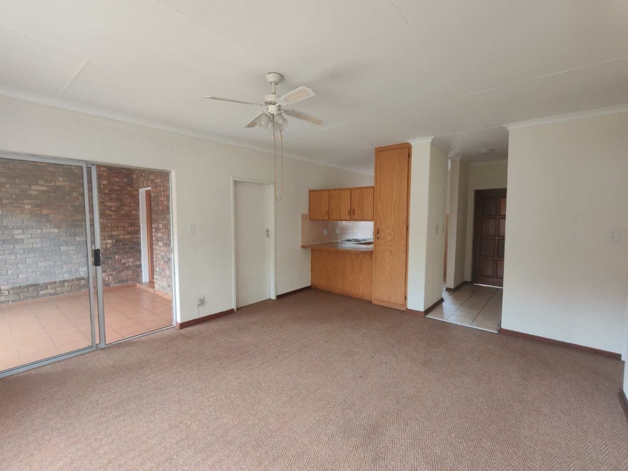 To Let 2 Bedroom Property for Rent in Die Hoewes Gauteng