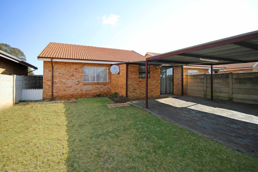 2 Bedroom Property for Sale in Wilbotsdal Gauteng