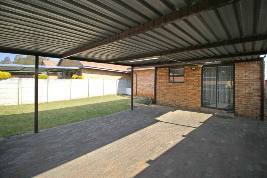 2 Bedroom Property for Sale in Wilbotsdal Gauteng