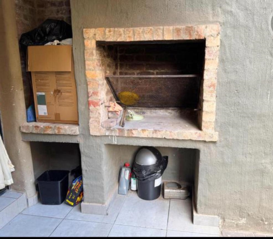 2 Bedroom Property for Sale in Pomona Gauteng