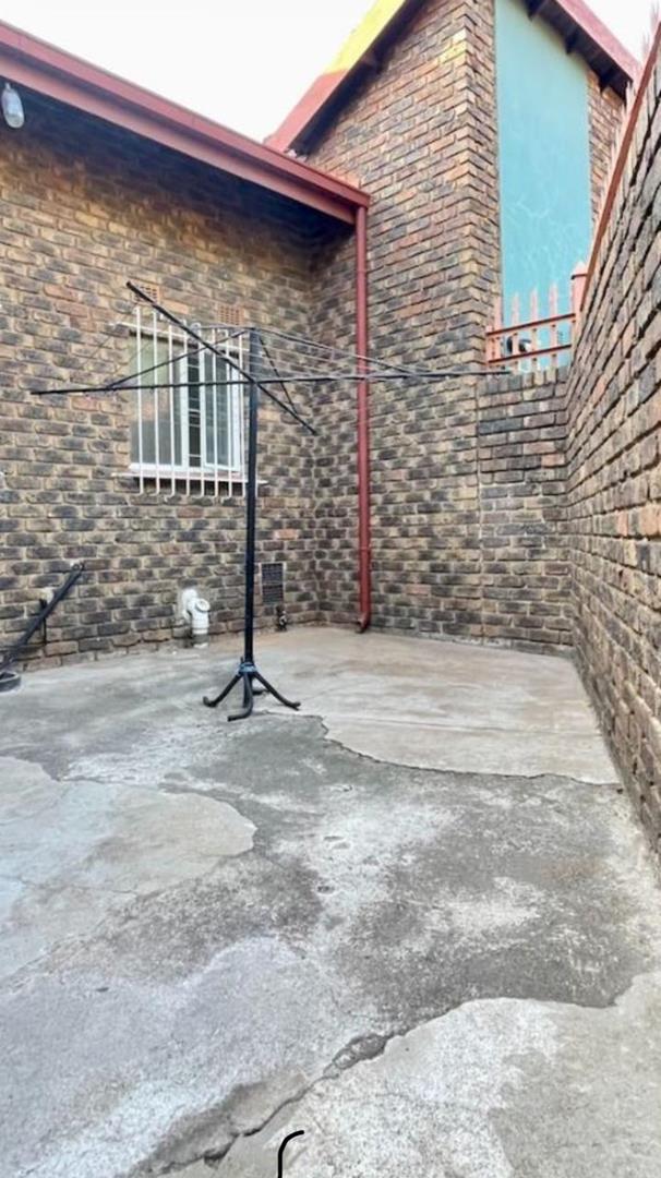 3 Bedroom Property for Sale in Birchleigh North Gauteng