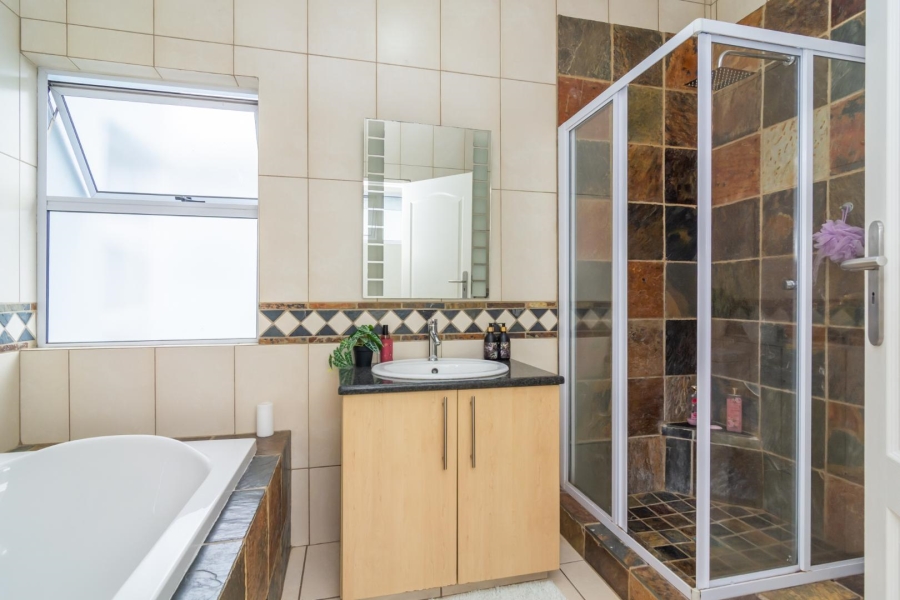4 Bedroom Property for Sale in Ferndale Gauteng