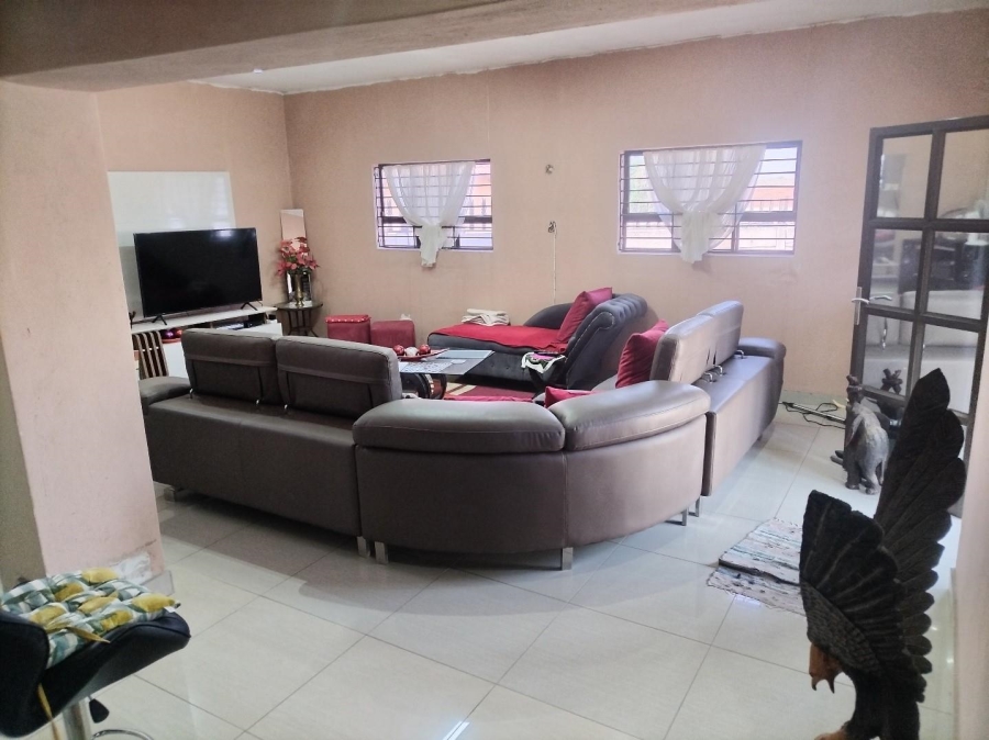 4 Bedroom Property for Sale in Lenasia Gauteng