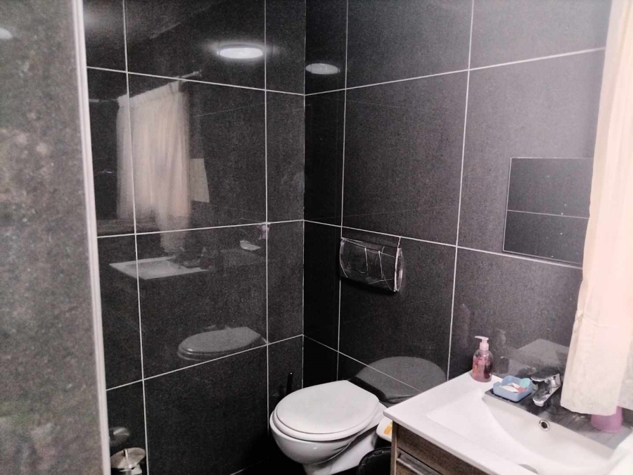 4 Bedroom Property for Sale in Lenasia Gauteng