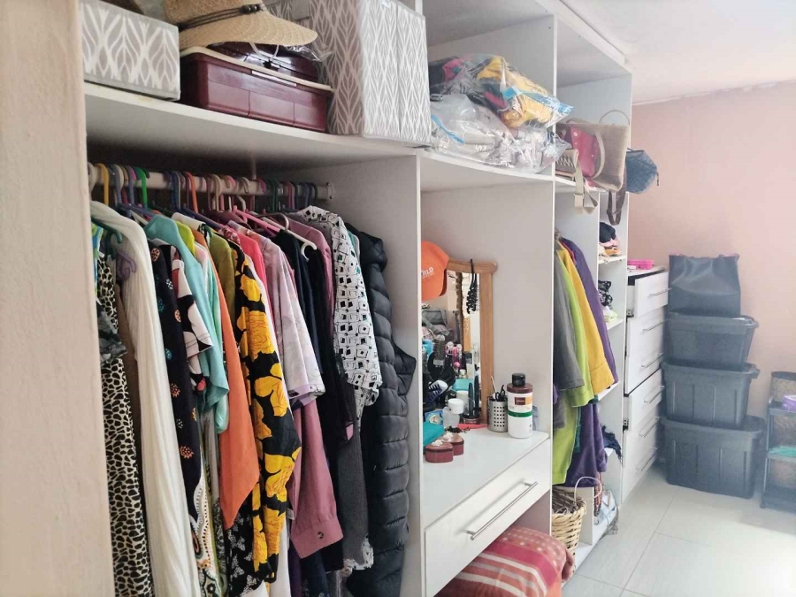 4 Bedroom Property for Sale in Lenasia Gauteng