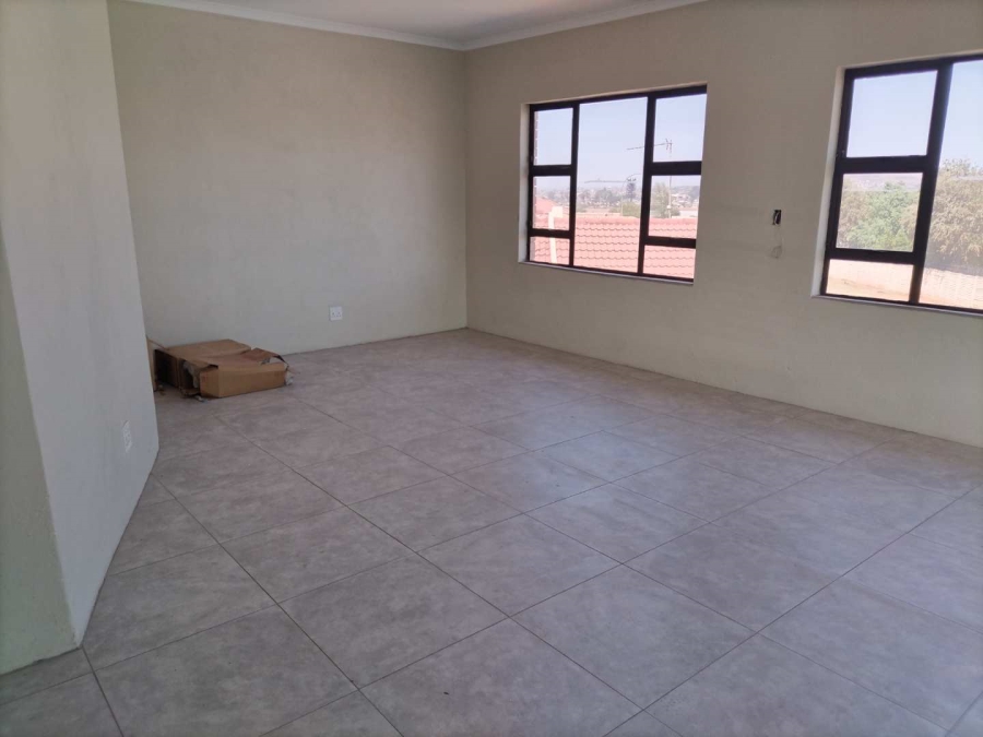 4 Bedroom Property for Sale in Lenasia Gauteng