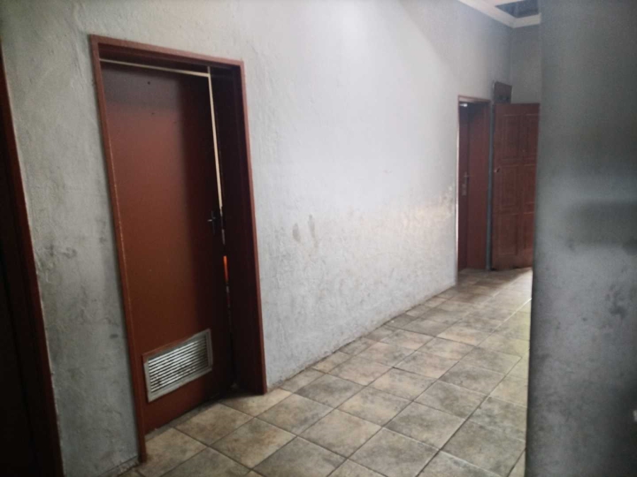 9 Bedroom Property for Sale in Denver Gauteng