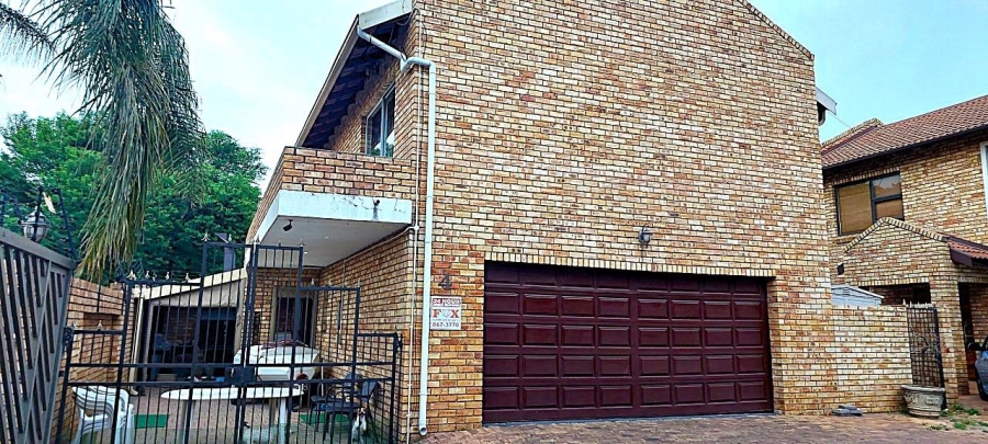 3 Bedroom Property for Sale in New Redruth Gauteng