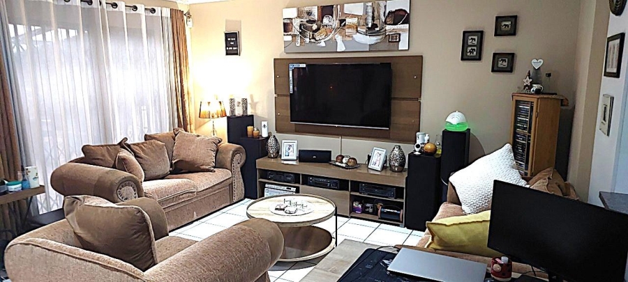 3 Bedroom Property for Sale in New Redruth Gauteng