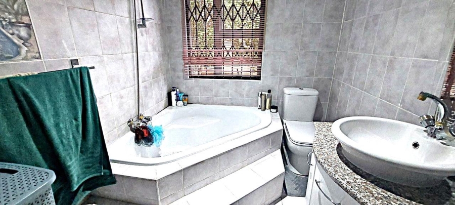 3 Bedroom Property for Sale in New Redruth Gauteng