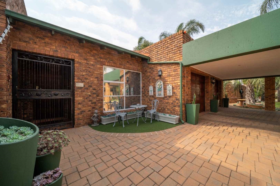 3 Bedroom Property for Sale in Beyerspark Gauteng