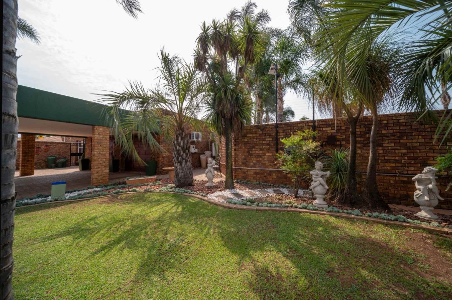3 Bedroom Property for Sale in Beyerspark Gauteng
