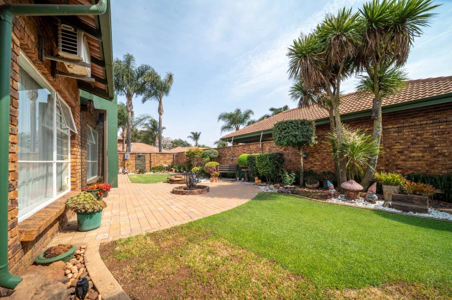 3 Bedroom Property for Sale in Beyerspark Gauteng