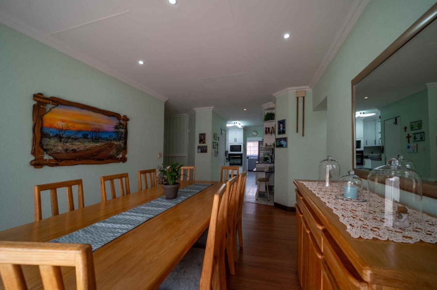 3 Bedroom Property for Sale in Beyerspark Gauteng