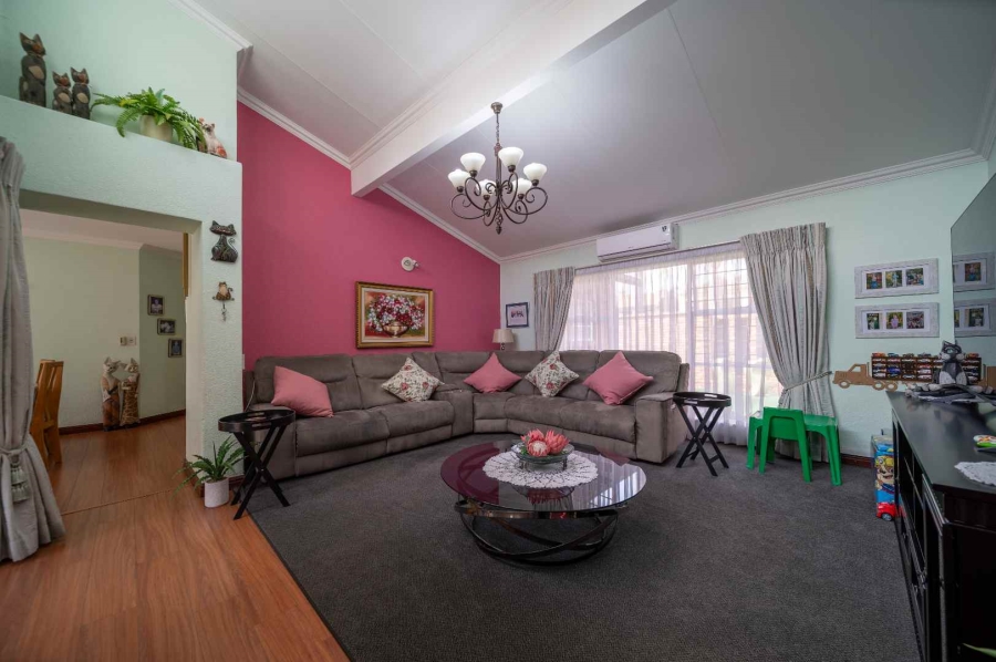 3 Bedroom Property for Sale in Beyerspark Gauteng