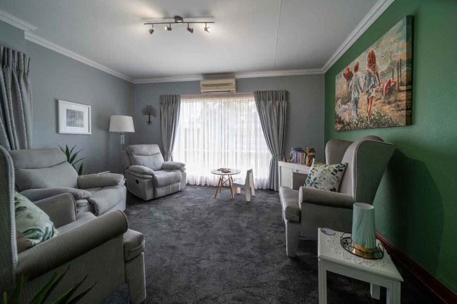 3 Bedroom Property for Sale in Beyerspark Gauteng