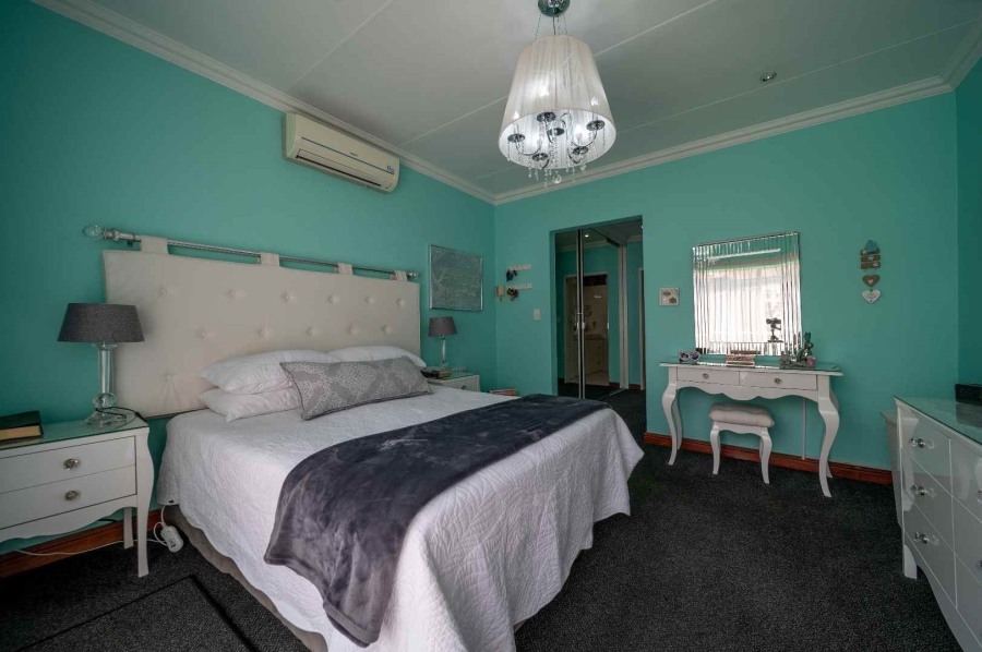 3 Bedroom Property for Sale in Beyerspark Gauteng