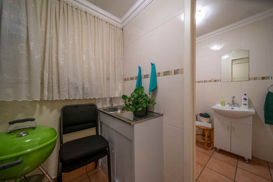 3 Bedroom Property for Sale in Beyerspark Gauteng