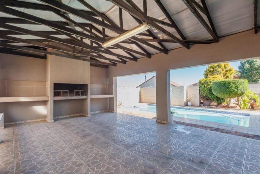 2 Bedroom Property for Sale in Oakdene Gauteng