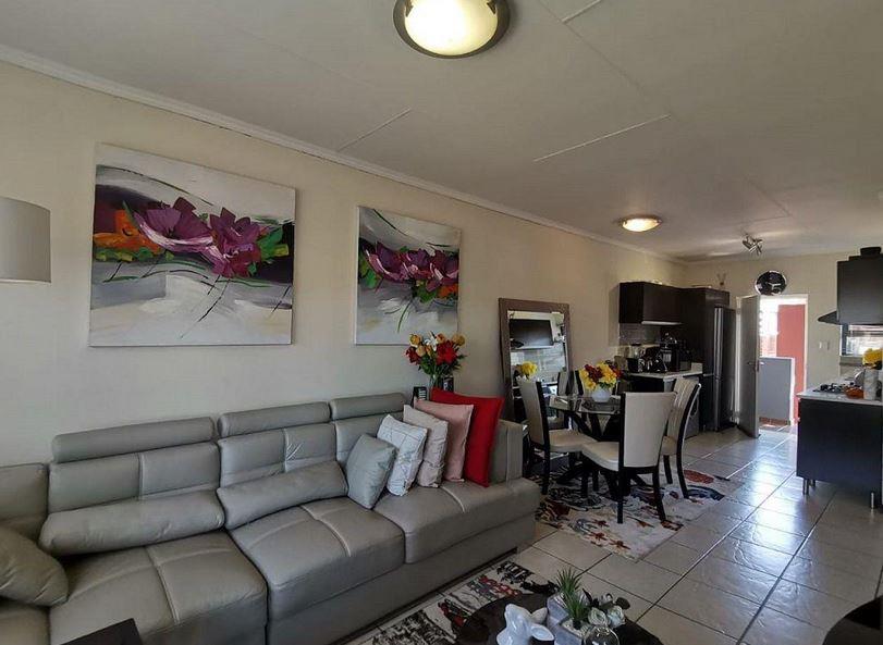 2 Bedroom Property for Sale in Oakdene Gauteng