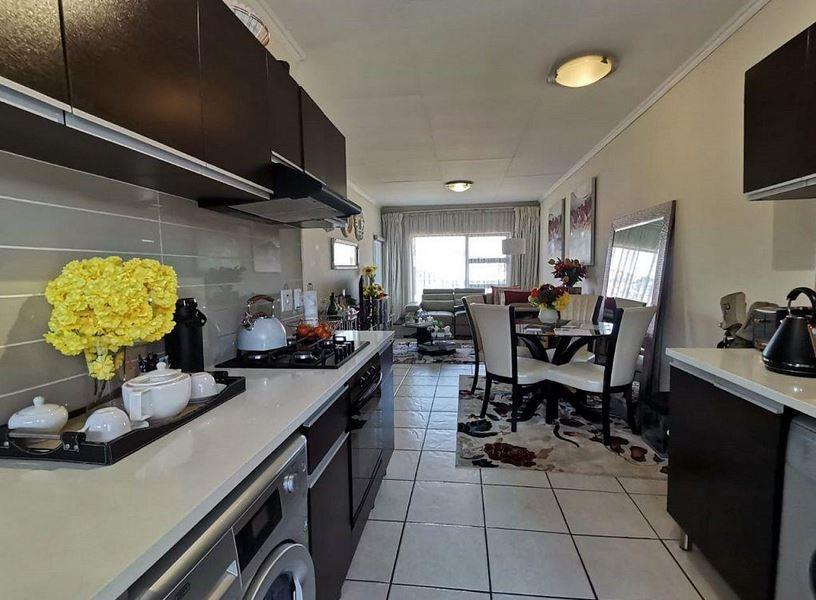 2 Bedroom Property for Sale in Oakdene Gauteng