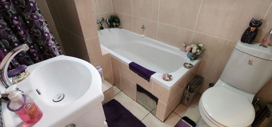 2 Bedroom Property for Sale in New Redruth Gauteng