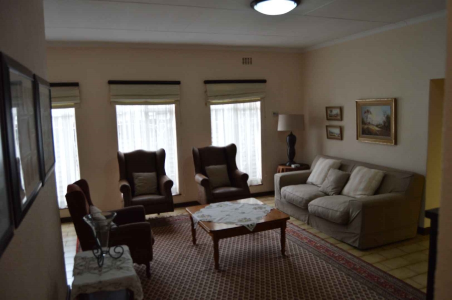 5 Bedroom Property for Sale in Brackendowns Gauteng