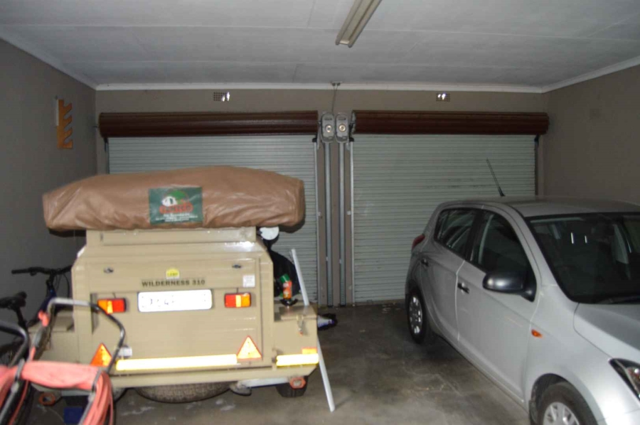5 Bedroom Property for Sale in Brackendowns Gauteng