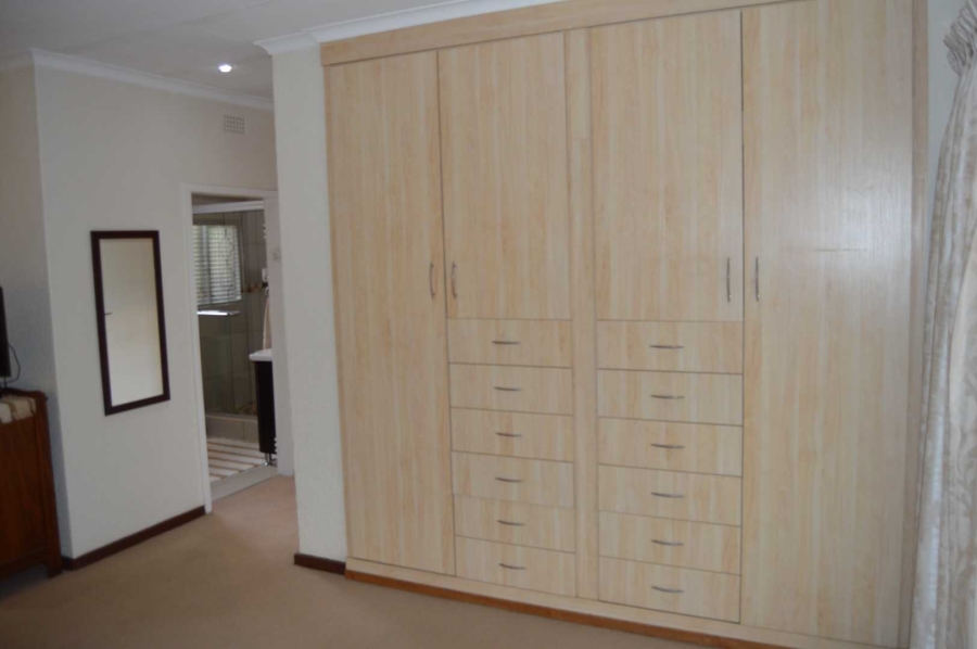 5 Bedroom Property for Sale in Brackendowns Gauteng