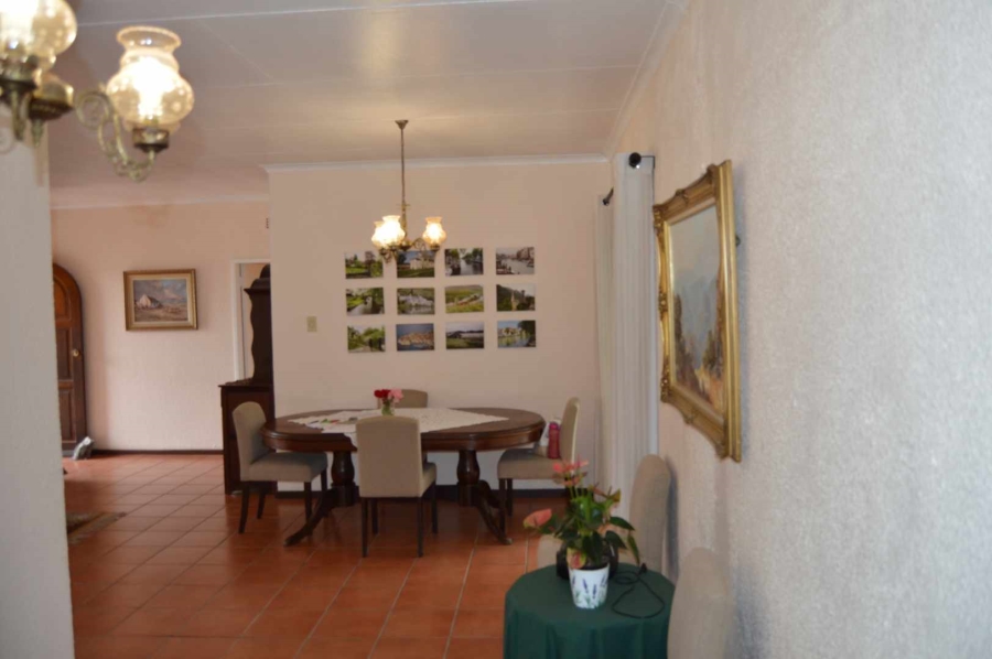 5 Bedroom Property for Sale in Brackendowns Gauteng