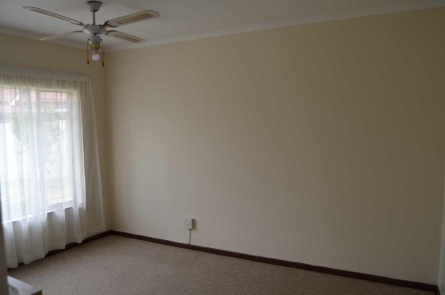 5 Bedroom Property for Sale in Brackendowns Gauteng