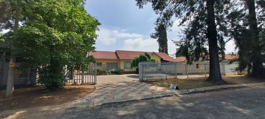 4 Bedroom Property for Sale in Brackendowns Gauteng