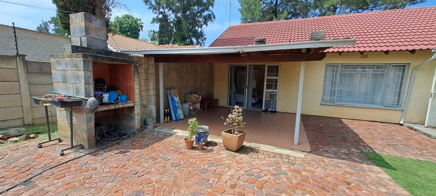 4 Bedroom Property for Sale in Brackendowns Gauteng