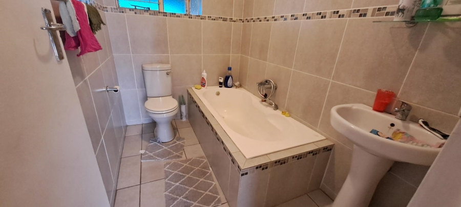 4 Bedroom Property for Sale in Brackendowns Gauteng