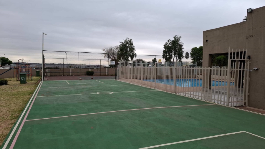 1 Bedroom Property for Sale in New Market Gauteng